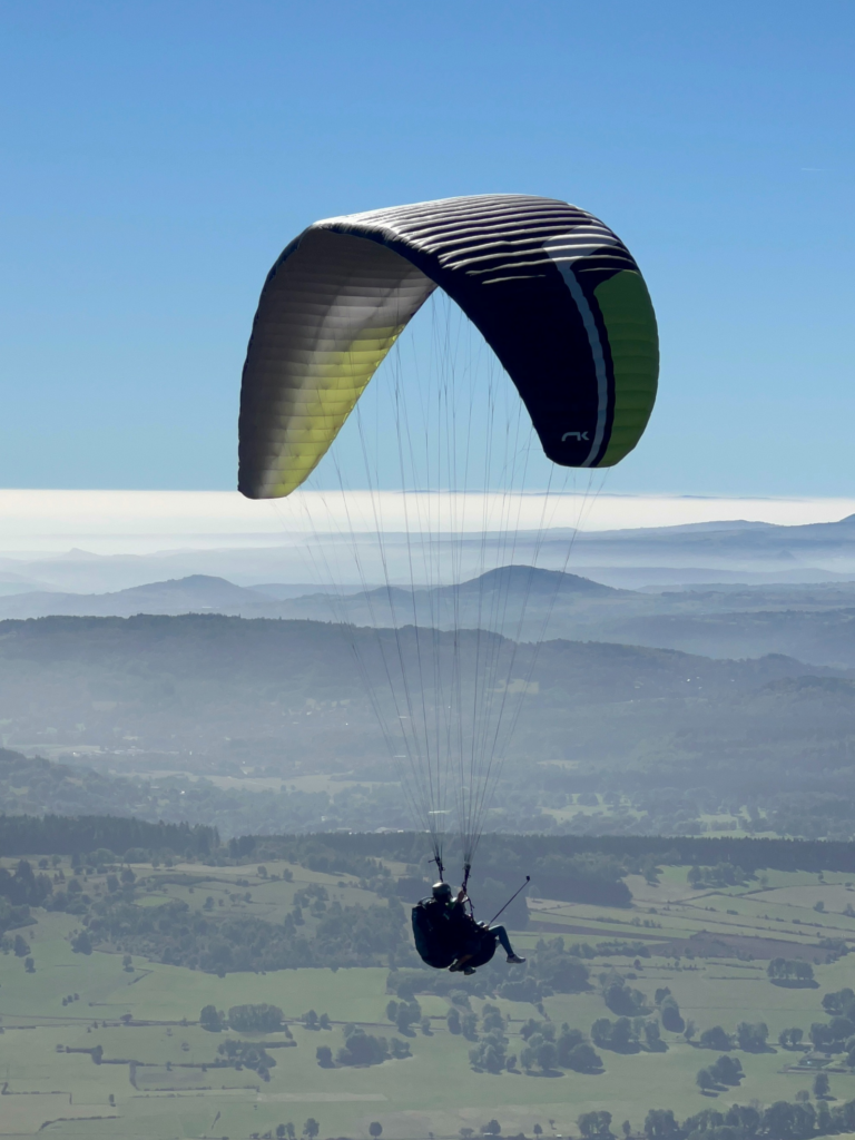 Photo prise par l'agence de communication de Clermont-ferrand Studio Hello pour son client Absolu Parapente